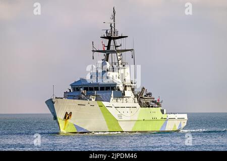 HMS Severn (P282) è un OPV attualmente utilizzato dalla Royal Navy come nave di addestramento alla navigazione, visto qui nel WW2 Western Approaches livrea - gennaio 2022. Foto Stock