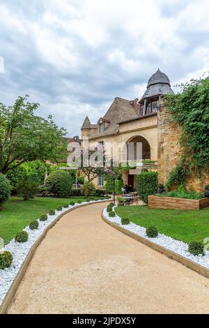 (C) Denis TRASFI / MAXPPP - à Sarlat-la-Canéda le 16-08-2022 - le Présidial Foto Stock