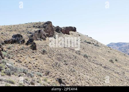 Vista dalla cima del Carroll Rim Trail a Painted Hills al John Day Fossil Beds National Monument nell'Oregon orientale, USA. Foto Stock