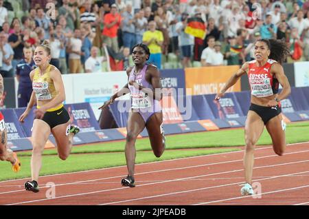 Monaco, Allemagne. 16th ago, 2022. Gina Luckenkemper della Germania medaglia d'oro, Daryll Neita della Gran Bretagna medaglia di bronzo, Mujinga Kambundji della Svizzera medaglia d'argento durante l'atletica, 100m femminile ai Campionati europei di Monaco 2022 il 16 agosto 2022 a Monaco di Baviera, Germania - Foto Laurent Lairys/DPPI Credit: DPPI Media/Alamy Live News Foto Stock