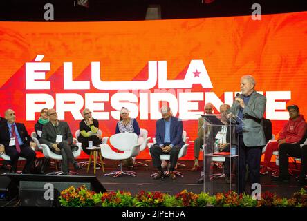 São PAULO,SP - 17 AGOSTO: Luiz Inacio Lula da Silva, ex presidente del Brasile, parla durante un incontro con gli imprenditori all'Hotel Novotel São Paulo il 17 agosto 2022 a São Paulo, SP, Brasile. (Foto di Gerson Areias/PxImages) Credit: PX Images/Alamy Live News Foto Stock