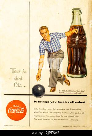 Coca-Cola, ti riporta una nuova pubblicità inserita all'interno di una rivista NatGeo, 1954 Foto Stock