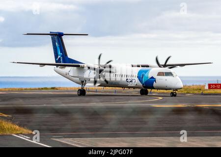 Ponta Delgada, Portogallo - 9 luglio 2022: SATA Air Azzorre Bombardier De Havilland Canada DHC-8-402Q Dash 8 Manuel de Arriaga aereo nella pista del Foto Stock