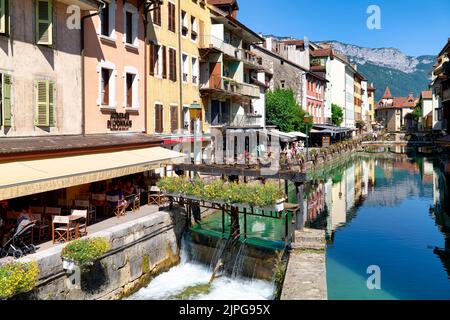 Annecy alta Savoia Francia. Il fiume Thiou Foto Stock