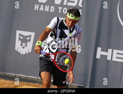 KIEV, UCRAINA - 7 SETTEMBRE 2021: Sergy STAKHOVSKY dell'Ucraina in azione durante l'ATP Challenger Kyiv gioco aperto contro Jelle SELS dei Paesi Bassi al Parco Tennis di Kiev a Kiev Foto Stock