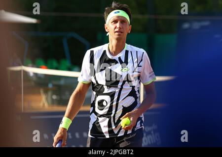 KIEV, UCRAINA - 7 SETTEMBRE 2021: Sergy STAKHOVSKY dell'Ucraina in azione durante l'ATP Challenger Kyiv gioco aperto contro Jelle SELS dei Paesi Bassi al Parco Tennis di Kiev a Kiev Foto Stock