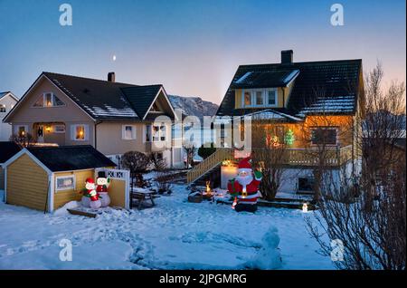 Lo spirito natalizio su Godøy, Sunnmøre, Møre og Romsdal, Norvegia. Foto Stock