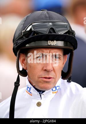 Jockey Jim Crowley durante il secondo giorno dell'Ebor Festival all'ippodromo di York. Data immagine: Giovedì 18 agosto 2022. Foto Stock