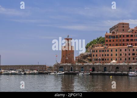 La Torre degli Appiani, risalente al XVI secolo, fa parte di affascinanti siti storici e culturali da scoprire a Rio Marina, Elba Foto Stock