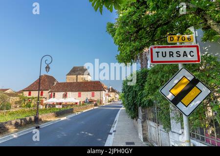 C) Denis TRASFI / MAXPPP - à Tursac le 14-08-2022 - Panneau de Tursac Foto Stock