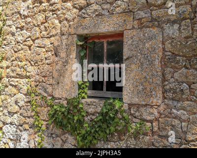 (C) Denis TRASFI / MAXPPP - à Tursac le 12-08-2022 - Château de Marzac, le Premier Chateau-fuga gioco géant dans un décor sauvage et mystérieux et sa Foto Stock