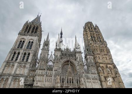 Immagine della Cattedrale Primaziale di Notre-Dame de Rouen, una chiesa importante nella Normandia francese Foto Stock