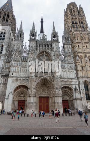 Immagine della Cattedrale Primaziale di Notre-Dame de Rouen, una chiesa importante nella Normandia francese Foto Stock