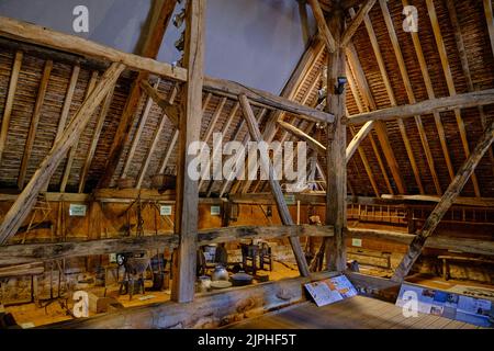 Francia, Cher (18), Berry, Vailly sur Sauldre, grange piramidale typique du Pays Fort, Route Jacques Coeur // Francia, Cher (18), Berry, Vailly sur Saud Foto Stock