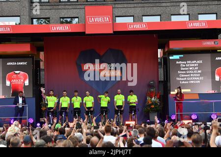 Utrecht, Paesi Bassi. 18th ago, 2022. I piloti del team Arkea-Samsic sono stati raffigurati alla presentazione del team prima della 2022° edizione della Vuelta a Espana', gara ciclistica del Tour di Spagna a Utrecht, Paesi Bassi, giovedì 18 agosto 2022. Domani la Vuelta partirà a Utrecht. BELGA PHOTO LUC CLAESSEN Credit: Belga News Agency/Alamy Live News Foto Stock