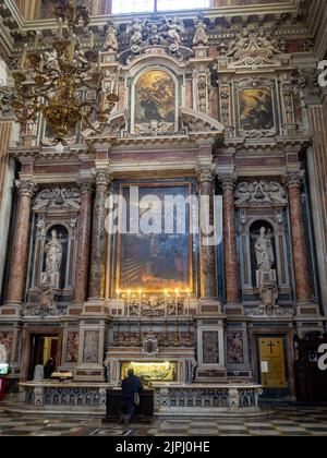 Cappella di San Francesco Saverio, sosta di Giovan Bernardo Azzolino, Chiesa di Gesú nuovo, Napoli Foto Stock