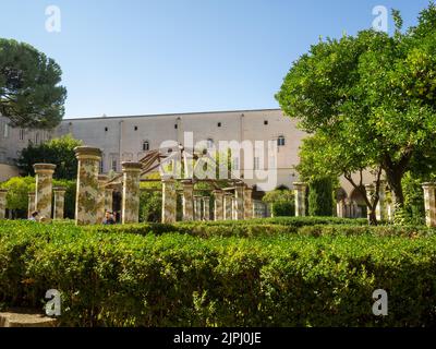 Chiostro Maiolicato o Chiostro delle Clarisse, del complesso monumentale di Santa Chiara, Napoli Foto Stock