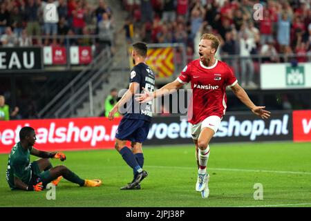 ALKMAAR - Dani de wit of AZ festeggia il 1-0 durante la partita di play-off della UEFA Conference League tra AZ Alkmaar e Gil Vicente FC presso lo stadio AFAS il 18 agosto 2022 ad Alkmaar, Paesi Bassi. ANP ED DEL POL Foto Stock