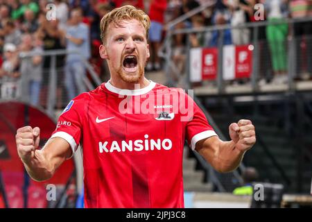 ALKMAAR, PAESI BASSI - 18 AGOSTO: Dani de wit di AZ Alkmaar festeggia segnando i suoi lati primo gol durante le Qualifiche della UEFA Europa Conference League - prima partita tra AZ Alkmaar e Gil Vicente allo stadio AFAS il 18 agosto 2022 ad Alkmaar, Paesi Bassi (Foto di Peter Lous/Orange Pictures) Foto Stock