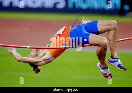 MUNCHEN - Douwe Amels in azione durante la finale di salto alto dell'ottava giornata del Campionato Multi-europeo. La città tedesca di Monaco ospiterà nel 2022 un campionato europeo combinato di vari sport. ANP ROBIN VAN LONKHUIJSEN Foto Stock