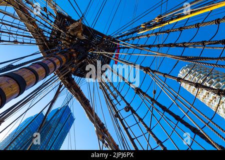 10 agosto 2022, Londra, Regno Unito - Götheborg di Svezia, la più grande nave a vela oceanica in legno attraccata a Canary Wharf South Dock durante il viaggio verso l'Asia Foto Stock