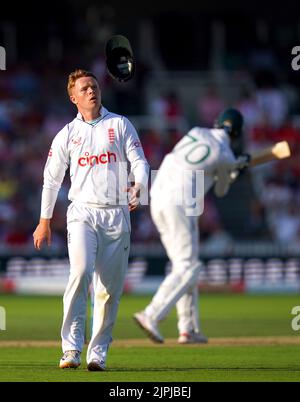 Il Papa Ollie in Inghilterra durante il secondo giorno della prima partita di test di assicurazione LV= a Lord's, Londra. Data immagine: Giovedì 18 agosto 2022. Foto Stock