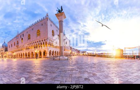 venezia, piazza san marco, palazzo dei dogi, monolithsäule, venere, piazze di san marco, palazzi di doge Foto Stock