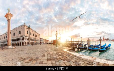 canale, venezia, piazza san marco, luce del mattino, monolithsäule, canali, venici, piazze di san marco, luci del mattino Foto Stock