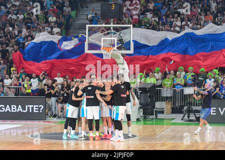 Ljubjlana, Slovenia. 17th ago, 2022. La squadra di basket slovena si è vista durante il basket internazionale amichevole tra Slovenia e Serbia all'Arena Stozice. Credit: SOPA Images Limited/Alamy Live News Foto Stock