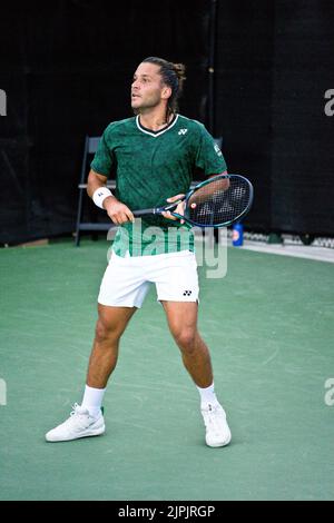 Vancouver occidentale, Canada. 16th ago, 2022. West Vancouver, British Columbia, Canada, 16th 2022 agosto Alexis Galarneau (Canada) durante la prima partita del torneo di tennis Odlum Brown VanOpen il 16 agosto 2022 presso l'Hollyburn Country Club di West Vancouver, British Columbia, Canada. (Amy Elle/SPP) Credit: SPP Sport Press Photo. /Alamy Live News Foto Stock