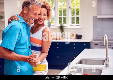 coppia, amore, casa, amare, ballare, coppie, amori, case, romanticismo Foto Stock