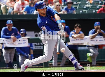 Baltimora, Stati Uniti. 18th ago, 2022. BALTIMORA, MD - 18 AGOSTO: Il secondo baseman di Chicago Cubs Nick Madrigal (1) apre il gioco per Chicago nel primo inning durante una partita di MLB tra i Baltimore Orioles e i Chicago Cubs, il 18 agosto 2022, all'Orioles Park a Camden Yards, a Baltimora, Maryland. (Foto di Tony Quinn/SipaUSA) Credit: Sipa USA/Alamy Live News Foto Stock