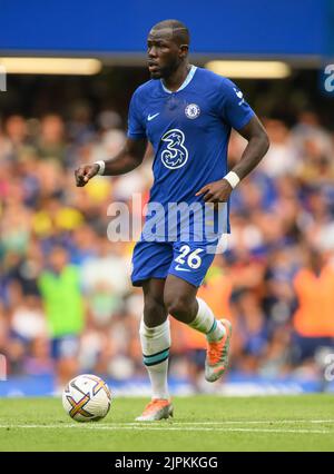 Londra, Regno Unito. 14th ago, 2022. 14 ago 2022 - Chelsea contro Tottenham Hotspur - Premier League - Stamford Bridge Kalidou Koulibaly di Chelsea durante la partita della Premier League a Stamford Bridge, Londra. Picture Credit: Notizie dal vivo su Mark Pain/Alamy Foto Stock