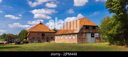 Fattoria presso la tenuta Gut Wotersen castello a Roseburg Schleswig-Holstein in Germania utilizzato come set cinematografico per alcuni film tedeschi Foto Stock