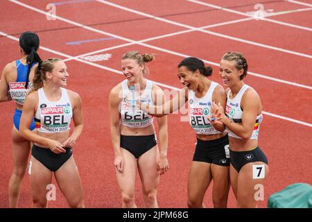Monaco, Germania. 19th ago, 2022. I razzi belgi raffigurati dopo le donne 4x100 m relè calore 1 il nono giorno dei Campionati europei di Atletica, a Monaco 2022, Germania, venerdì 19 agosto 2022. La seconda edizione dei Campionati europei si svolge dal 11 al 22 agosto e prevede nove sport. BELGA PHOTO BENOIT DOPPAGNE Credit: Belga News Agency/Alamy Live News Foto Stock
