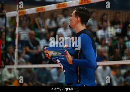 Cuneo, Italia. 18th ago, 2022. Simone Giannelli (Italia) durante il torneo DHL Test Match - Italia vs USA, Volley Intenationals a Cuneo, Italia, Agosto 18 2022 Credit: Independent Photo Agency/Alamy Live News Foto Stock