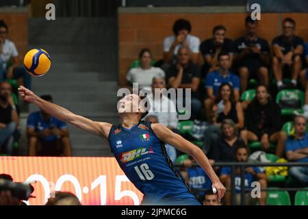 Cuneo, Italia. 18th ago, 2022. Yuri Romano' (Italia) durante il torneo DHL Test Match - Italia vs USA, Volley Intenationals a Cuneo, Italia, Agosto 18 2022 Credit: Independent Photo Agency/Alamy Live News Foto Stock