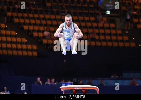 Monaco, Germania. 18th ago, 2022. Gulidov Pavel (ISR) volta durante i Campionati europei di ginnastica artistica uomo - Senior menâ&#X80;&#x99;s Qualification & All-Around Finals, Ginnastica a Monaco, Germania, Agosto 18 2022 Credit: Independent Photo Agency/Alamy Live News Foto Stock