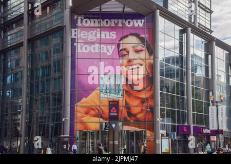 Londra, Regno Unito. 19th agosto 2022. Campagna NatWest 'il futuro inizia oggi' presso la sede centrale della banca nella City di Londra. Credit: Vuk Valcic/Alamy Live News Foto Stock