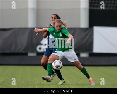 Kethy Ounpuu di Tallinna FC Flora durante la partita Tallin FC Flora e FC qiryat del primo turno di qualificazione della UEFA Women’s Champions League il 18 agosto 2022 presso il Juventus Training Ground di Torino. Foto Nderim Kaceli Foto Stock