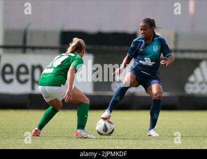 Vinovo, Italia. 18th ago, 2022. Kethy Ounpuu di Tallinna FC Flora durante la partita Tallin FC Flora e FC qiryat del primo turno di qualificazione della UEFA womenÂ&#X80;&#x99;s Champions League il 18 agosto 2022 presso il Juventus Training Ground di Torino. Photo Nderim Kaceli Credit: Independent Photo Agency/Alamy Live News Foto Stock