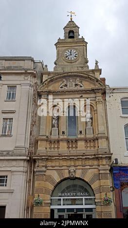 Hereford Market Hall e torre dell'orologio, High Town, Hereford, Herefordshire, Inghilterra, REGNO UNITO, HR1 2AA Foto Stock