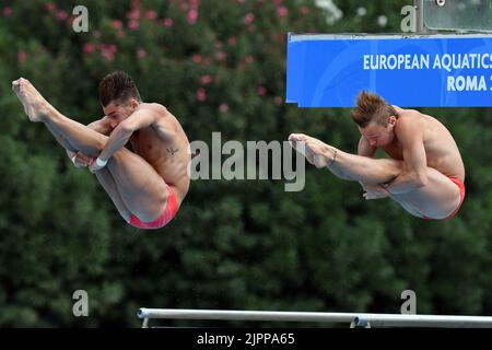 Roma, . 19th ago, 2022. Ben Cutmore, Kyle Kothari durante i Campionati europei di nuoto Roma 2022. Roma 19th Agosto 2022 Photographer01 Credit: Agenzia indipendente per le foto/Alamy Live News Foto Stock