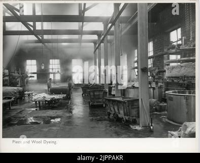 Smith & Calverley Ltd. Fabbrica di tessuti a Huddersfield. Foto Stock