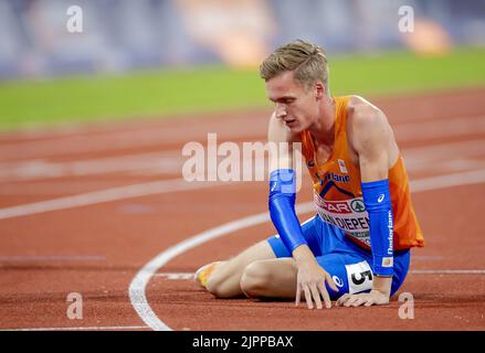 Monaco, Germania. 19th ago 2022. MUNCHEN - Tony van Diepen in azione nei 800 metri della nona giornata del Campionato Multi-europeo. La città tedesca di Monaco ospiterà nel 2022 un campionato europeo combinato di vari sport. ANP ROBIN VAN LONKHUIJSEN Credit: ANP/Alamy Live News Foto Stock
