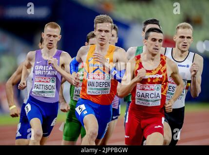 Monaco, Germania. 19th ago 2022. MUNCHEN - Tony van Diepen in azione nei 800 metri della nona giornata del Campionato Multi-europeo. La città tedesca di Monaco ospiterà nel 2022 un campionato europeo combinato di vari sport. ANP ROBIN VAN LONKHUIJSEN Credit: ANP/Alamy Live News Foto Stock