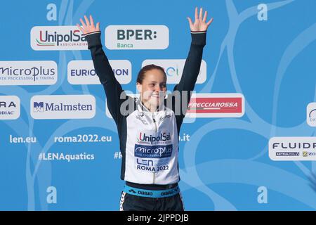 Roma, Italia. 19th ago, 2022. Roma, Italia 19.08.2022: La squadra Chiara Pellacani Italia vince la medaglia d'oro durante la finale di 3m Springboard delle Diving Donne nel Campionato di nuoto in LEN European Aquatics a Roma 2022 in Foro Italico. Credit: Independent Photo Agency/Alamy Live News Foto Stock