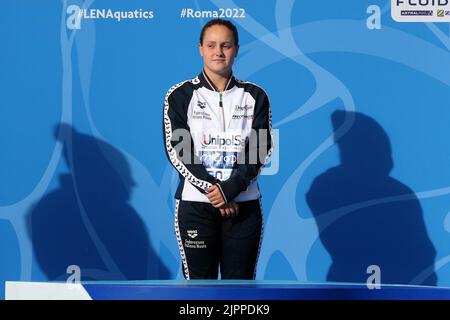 Roma, Italia. 19th ago, 2022. Roma, Italia 19.08.2022: La squadra Chiara Pellacani Italia vince la medaglia d'oro durante la finale di 3m Springboard delle Diving Donne nel Campionato di nuoto in LEN European Aquatics a Roma 2022 in Foro Italico. Credit: Independent Photo Agency/Alamy Live News Foto Stock