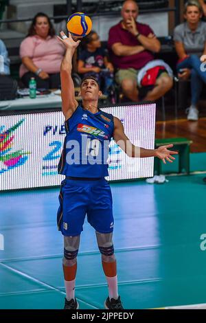 Cuneo, Cuneo, Italia, 18 agosto 2022, Roberto Russo (Italia) durante il torneo DHL Test Match - Italia vs USA - Pallavolo Intenationals Foto Stock