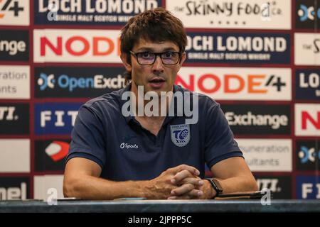 Wigan, Regno Unito. 19th ago, 2022. Sylvain Houles Toulouse Head Coach durante la partita di Super League tra Wigan e Tolosa al DW Stadium di Wigan, Inghilterra il 19 agosto 2022. Foto di Simon Hall. Solo per uso editoriale, licenza richiesta per uso commerciale. Non è utilizzabile nelle scommesse, nei giochi o nelle pubblicazioni di un singolo club/campionato/giocatore. Credit: UK Sports Pics Ltd/Alamy Live News Foto Stock